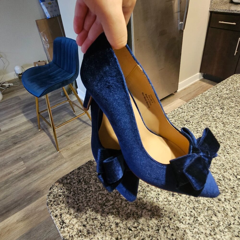 Journee Crystol Pump